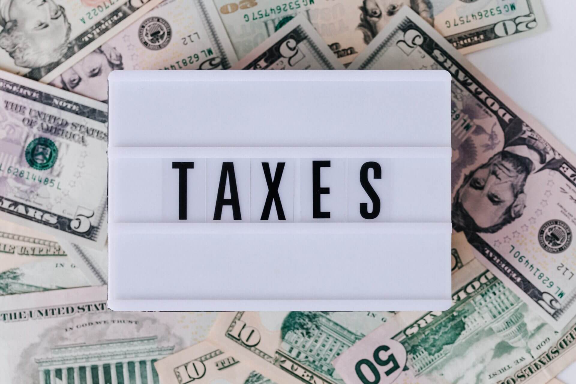 ¿Cuánto debo ganar para no pagar taxes? Guía fiscal